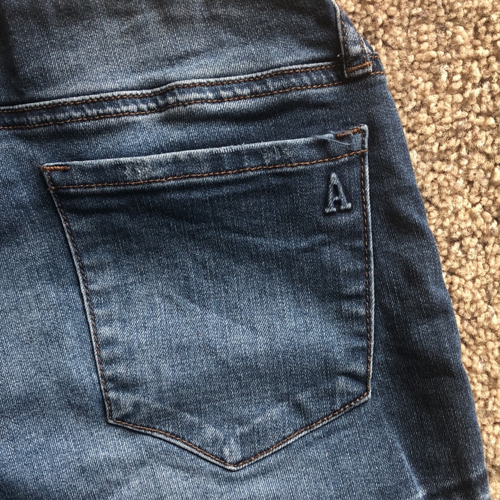 Articles of Society Maternity Shorts - Picture 3 of 5